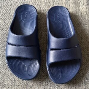OOFOS OOahh Unisex Slate Sport Blue Recovery Slides Sandals Shoes Size: M6/W8